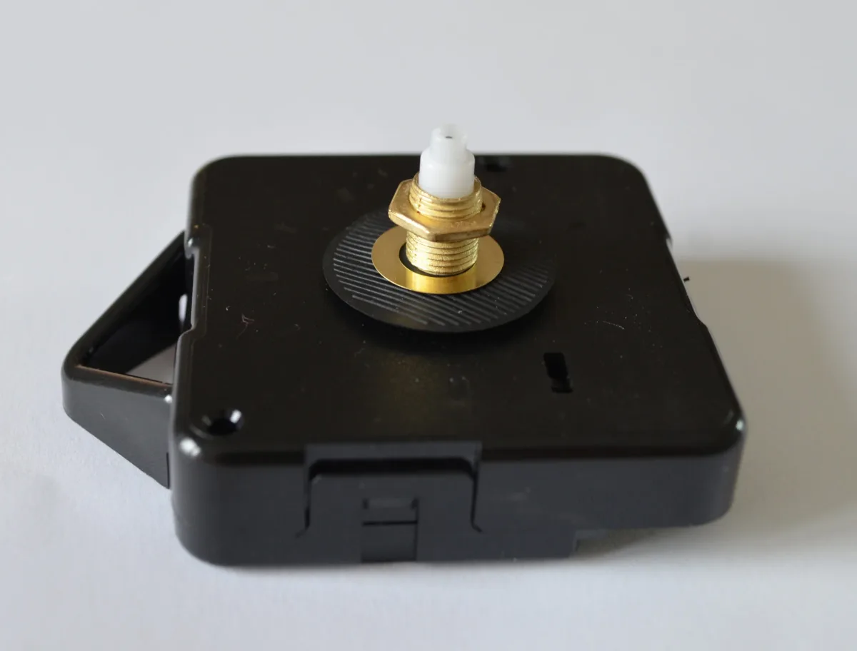 Mécanisme à quartz standard pour horloge