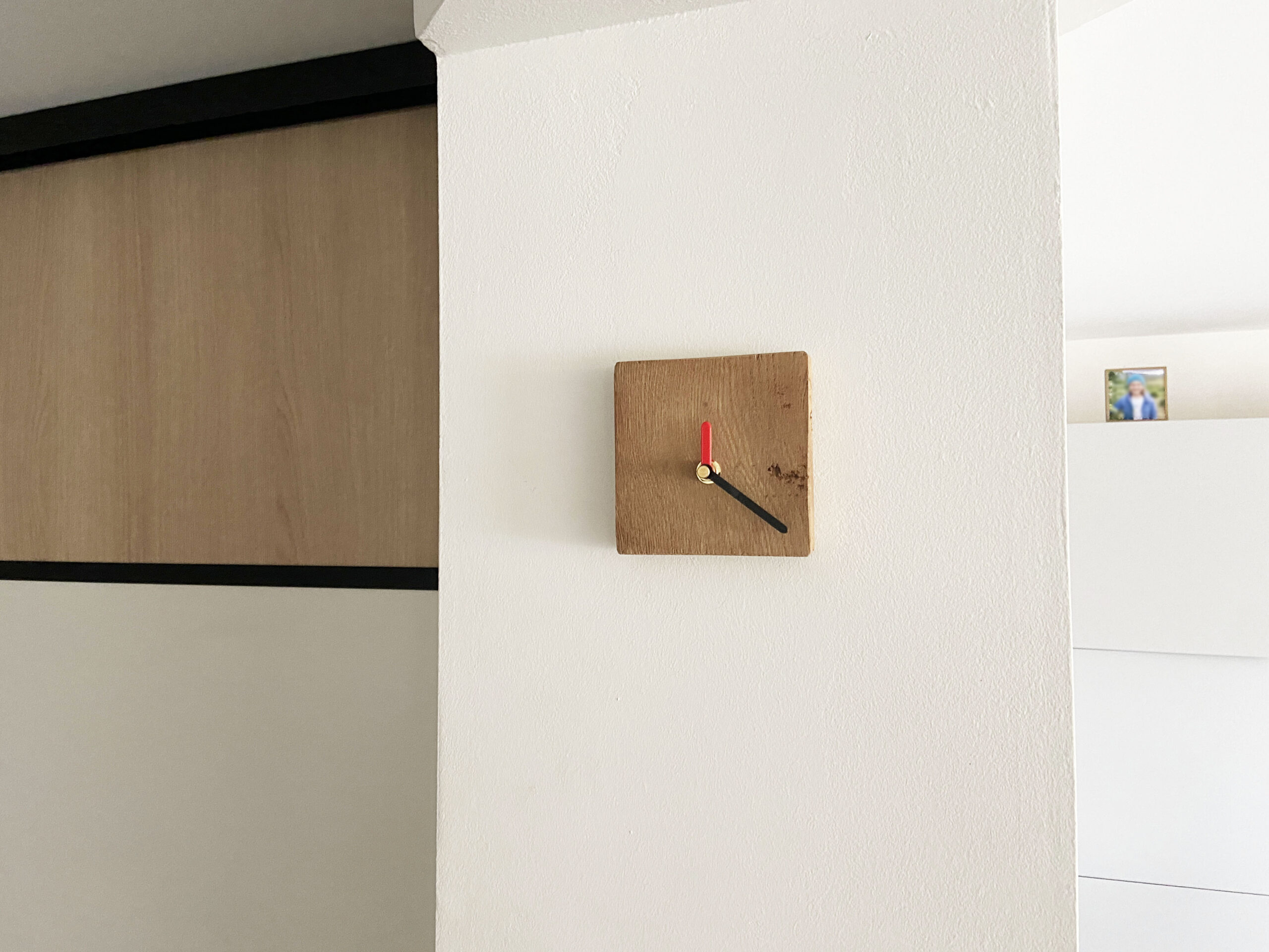 Cache / Support mural en BOIS – Image 11