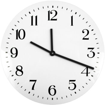 Alternative view of aiguilles double fuseau horaire indiquant 2 heures différentes