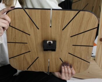 Horloge en bois carrée coins arrondis – Image 3