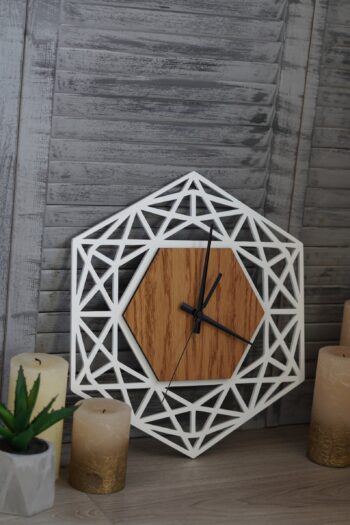 Horloge en bois hexagonale bi couleur – Image 5