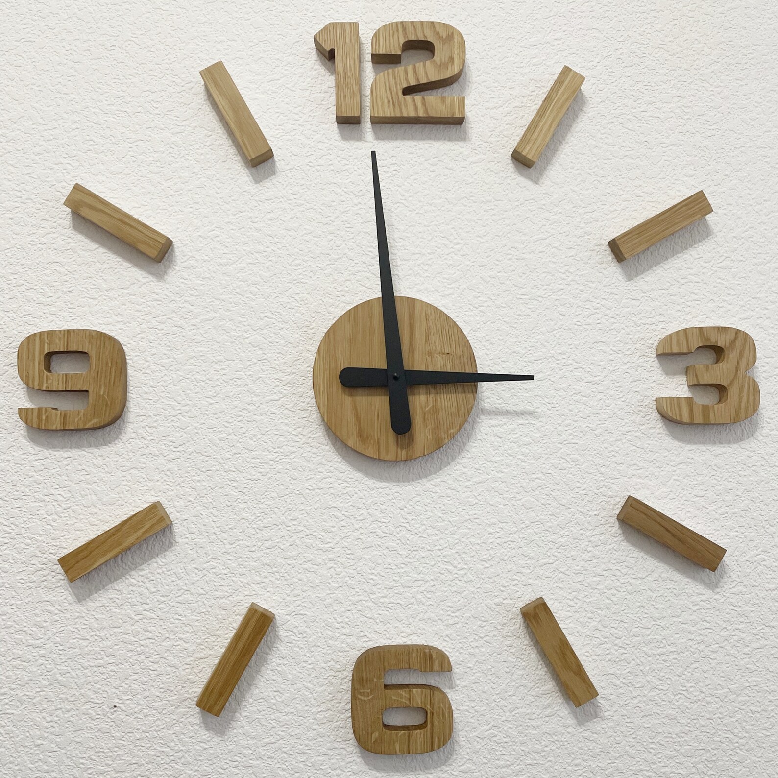 Horloge murale minimaliste cache mécanisme et chiffres en bois – Image 5