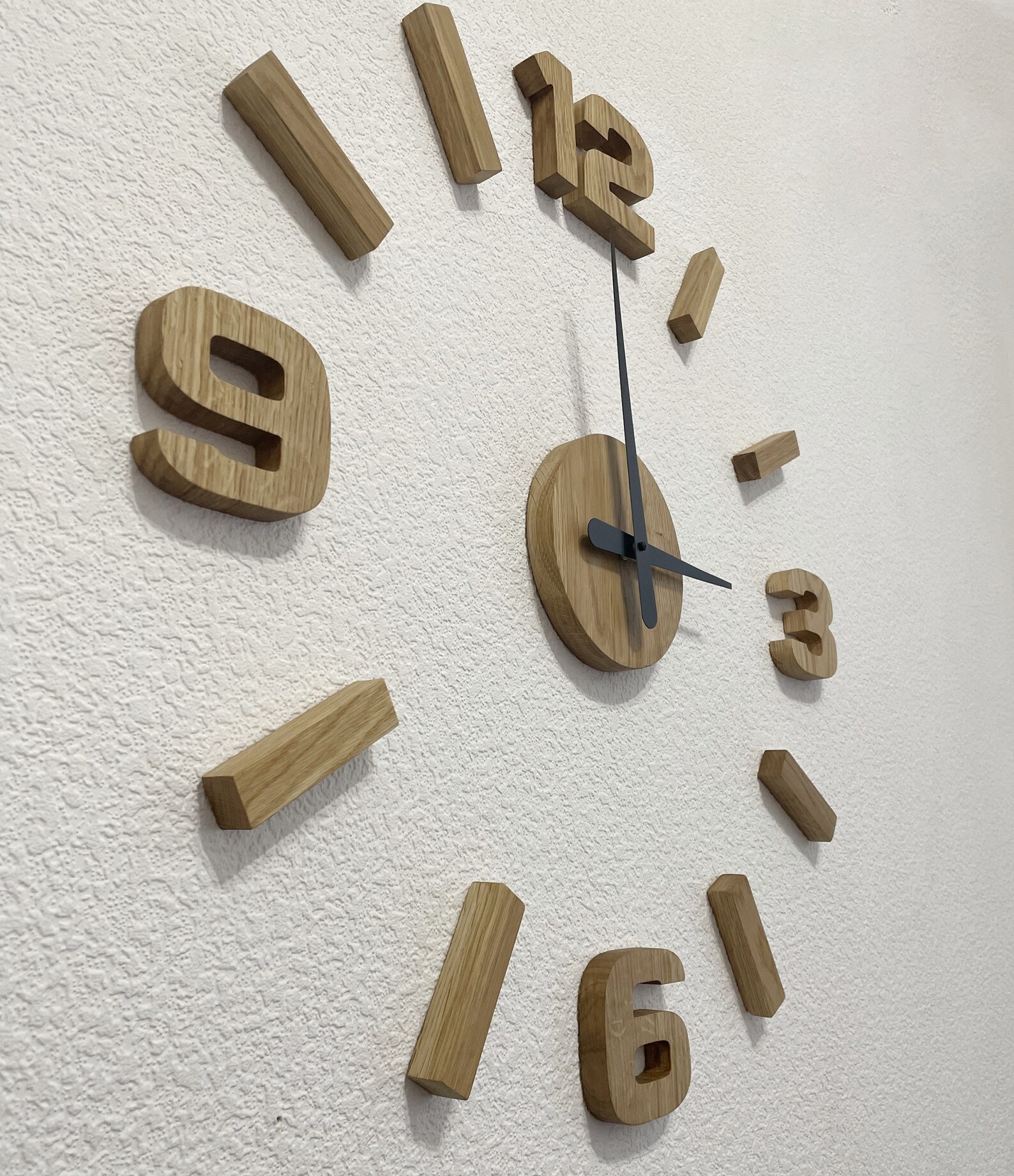Horloge murale minimaliste cache mécanisme et chiffres en bois – Image 6