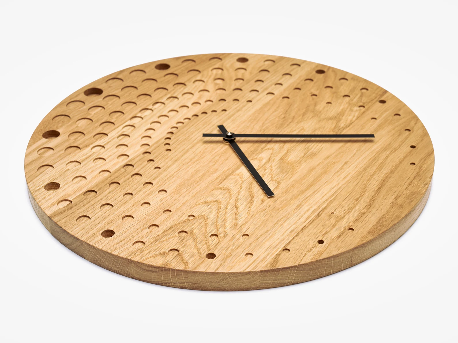 Horloge murale en bois design nuages de points – Image 6