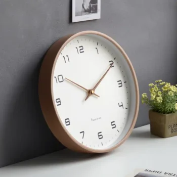 Alternative view of Horloge Murale Minimaliste en bois avec Aiguilles Dorées – Modèle MJK