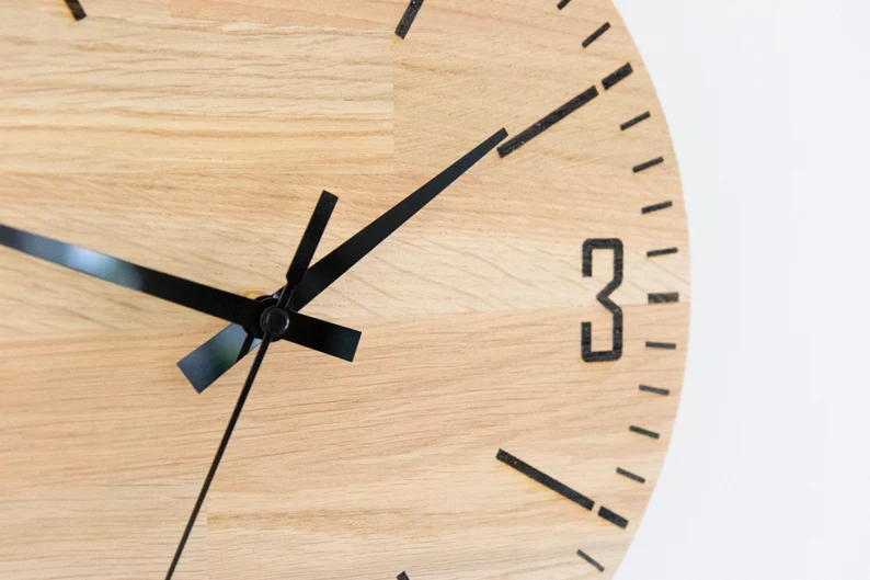 Horloge Murale Silencieuse en Chêne – 100% Bois Massif – Fabriqué en France – Image 3