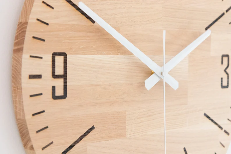 Horloge Murale Silencieuse en Chêne – 100% Bois Massif – Fabriqué en France – Image 5