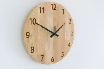 Horloge Murale Ronde en Chêne – Minimaliste & Silencieuse – 28 à 58 cm – Image 3