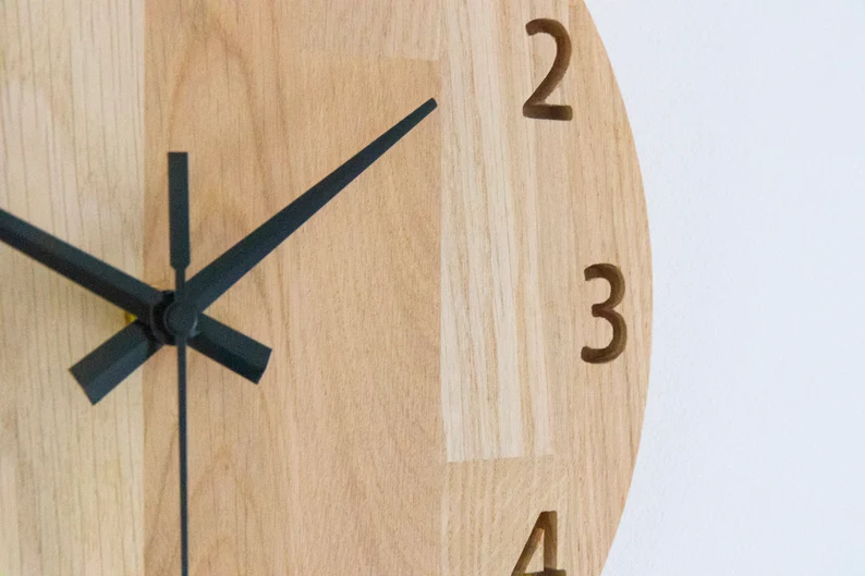 Horloge Murale Ronde en Chêne – Minimaliste & Silencieuse – 28 à 58 cm – Image 4
